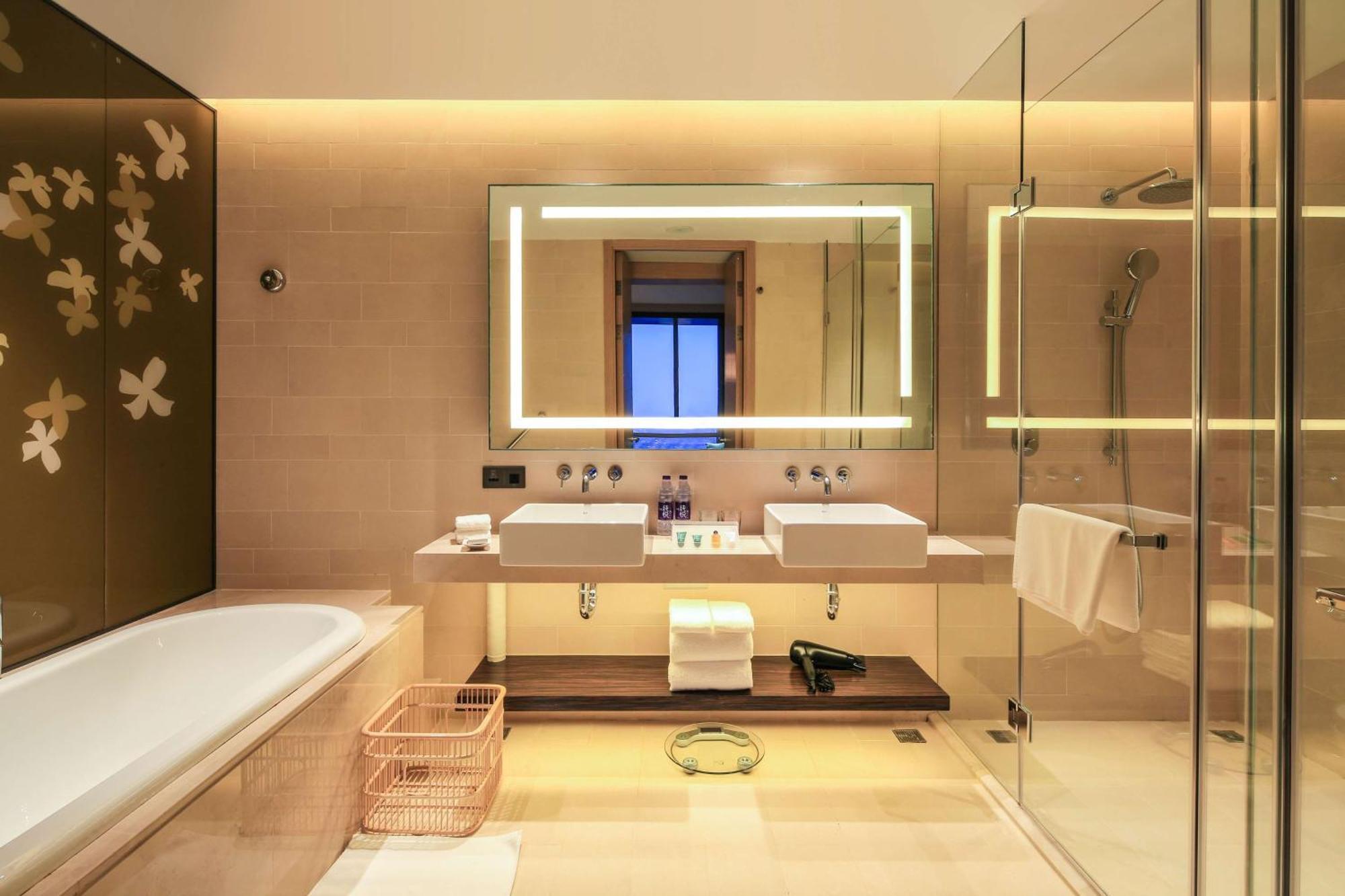 Hilton Garden Inn Ningbo Exterior foto